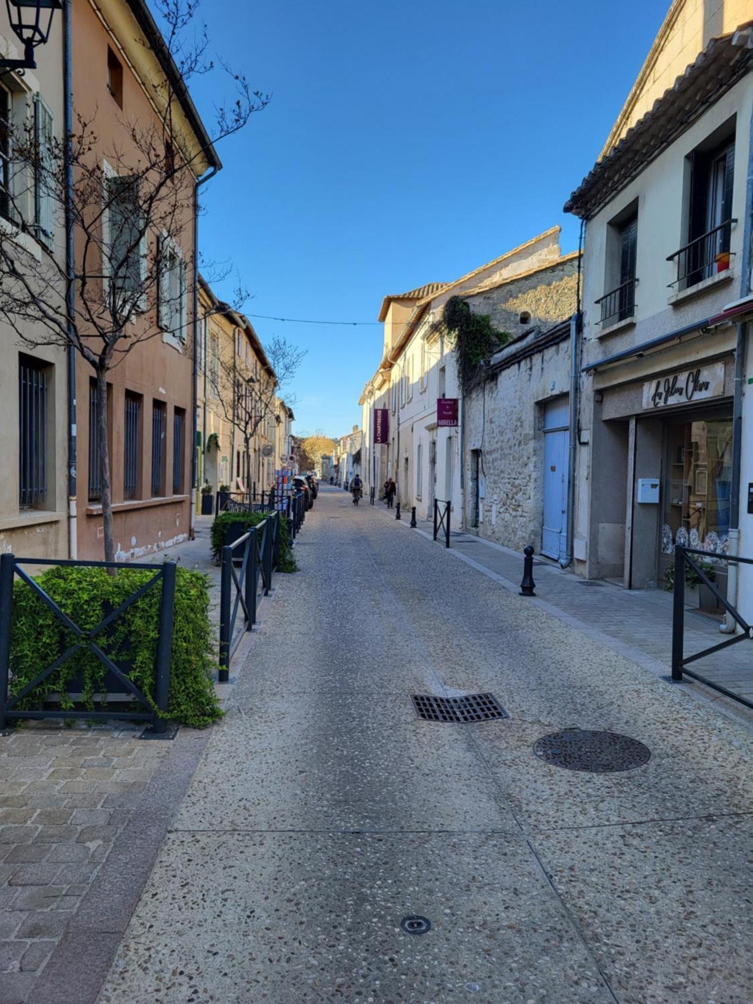 Maison Atypique Coeur De Village Historique Villeneuve-lès-Avignon Exterior foto